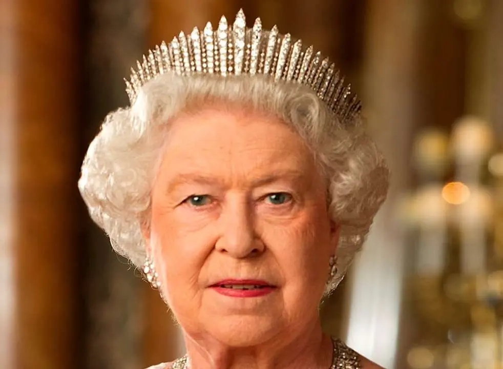 la-reina-isabel-ii-positivo-covid