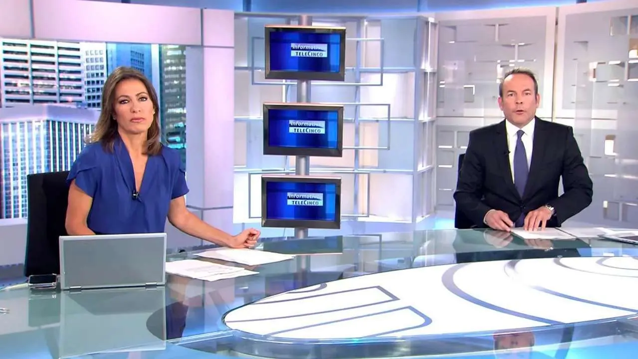 &Aacute;ngeles Blanco y Pedro Fern&aacute;ndez en informativos Telecinco despedida a Laura su compa&ntilde;era de documentaci&oacute;n