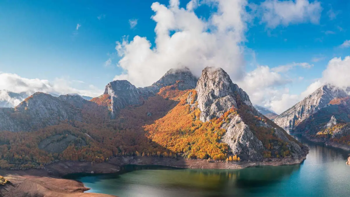 El primer destino de ecoturismo es la Monta&ntilde;a de Ria&ntilde;o