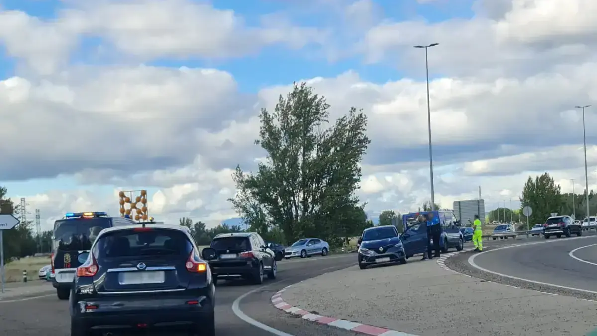 Accidente en la rotonda de Carrefour de Le&oacute;n
