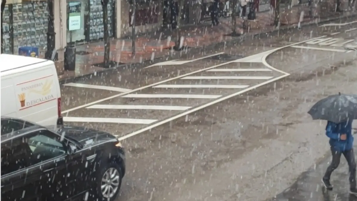 La nieve hace acto de presencia en Le&oacute;n