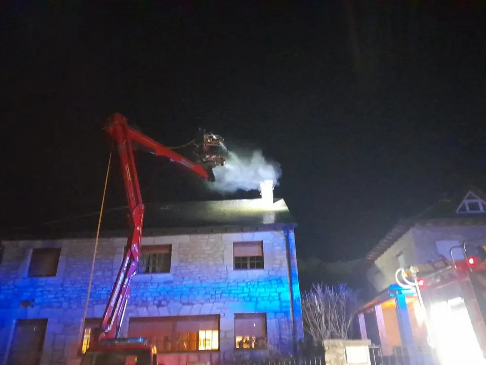 Incendio en una casa de pueblo
