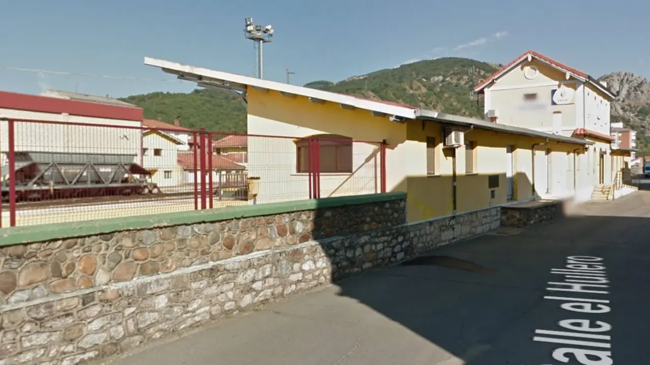 Estaci&oacute;n Tren Cistierna l&iacute;nea FEVE