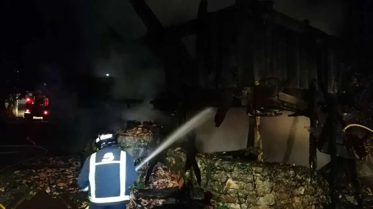INCENDIO URBANO CANGAS ONIS