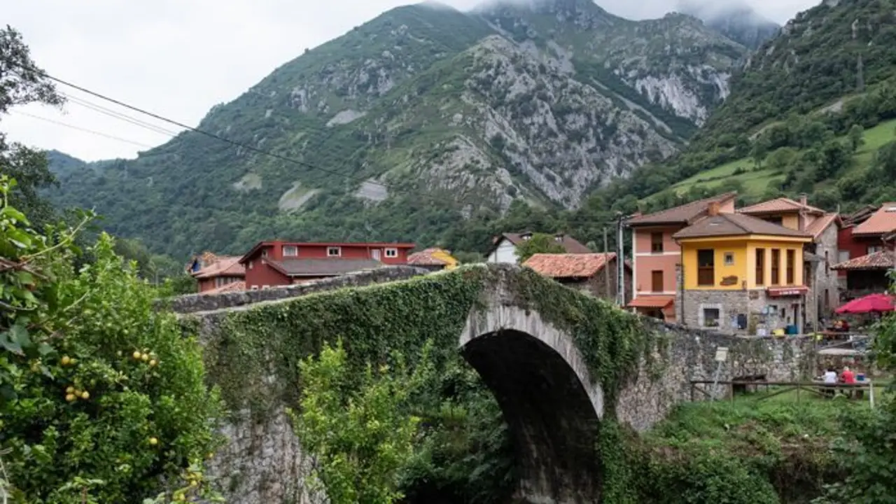 cangas de On&iacute;s, puente romano