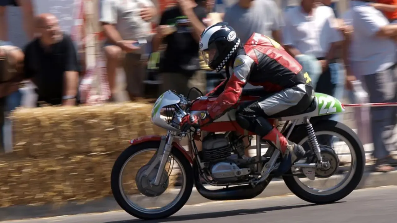 carrera de motos
