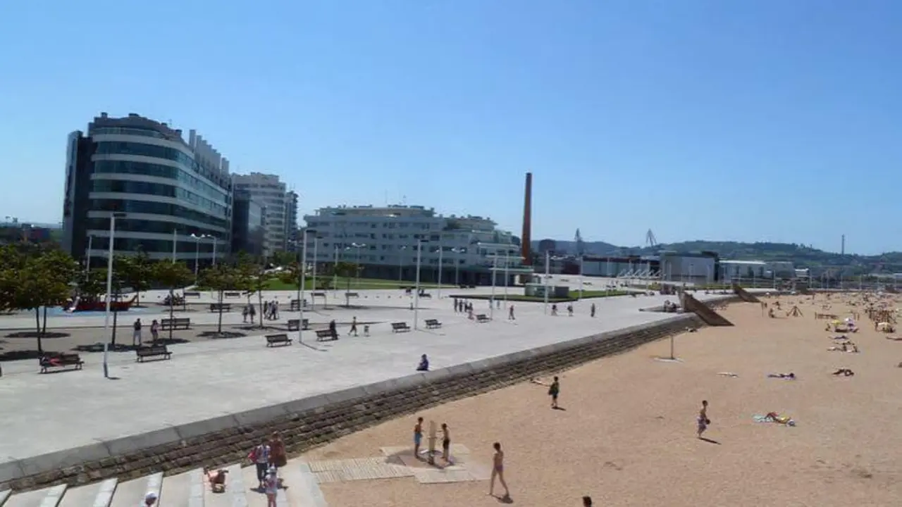 playa poniente gij&oacute;n