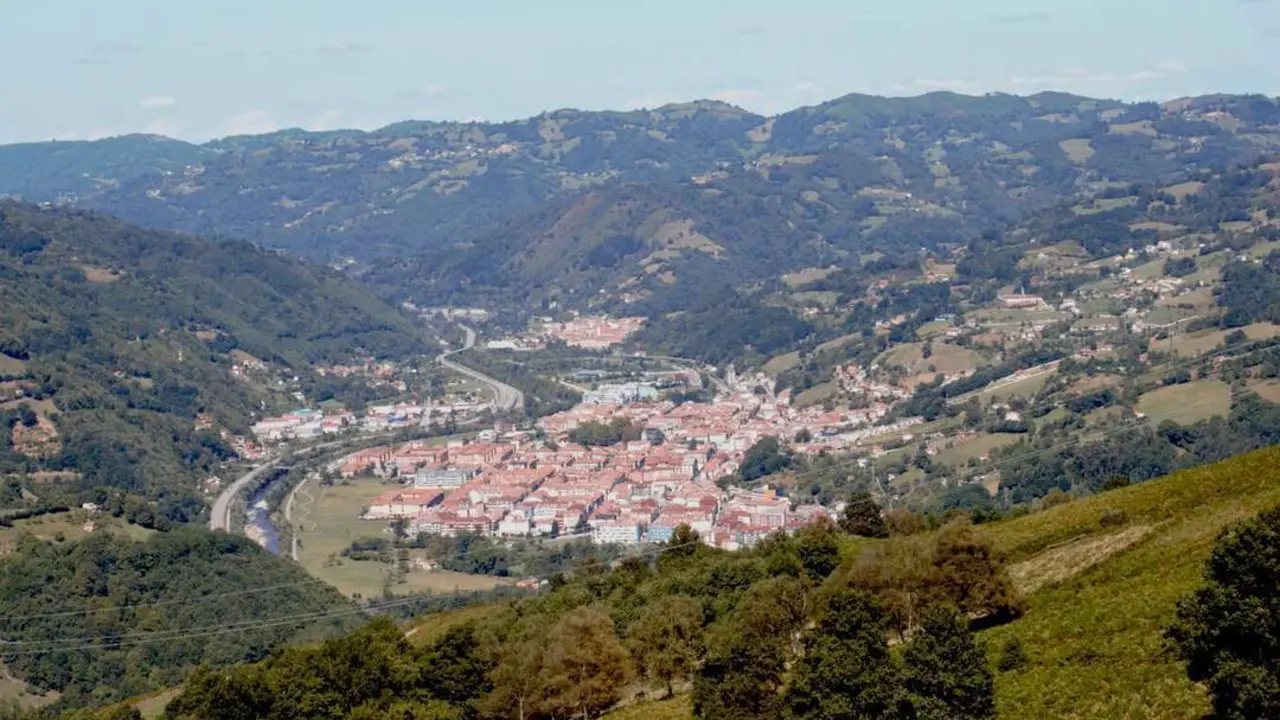 Pola de Laviana, localidad en la que se produjo el accidente.