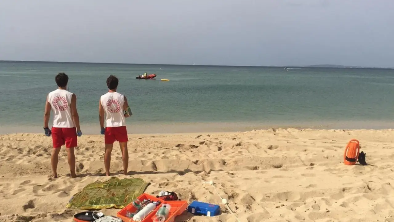 Un ba&ntilde;ista tiene que ser rescatado por la Guardia Civil