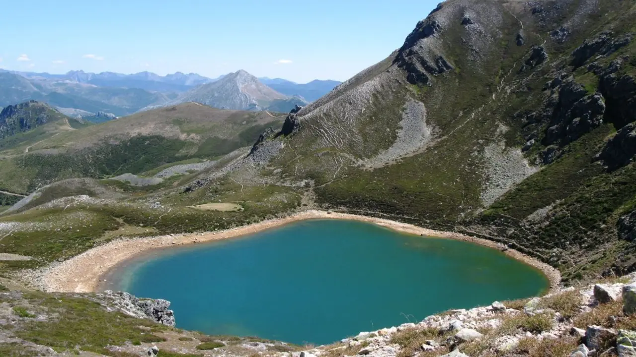 El lago Ausente, un misterio de la monta&ntilde;a leonesa