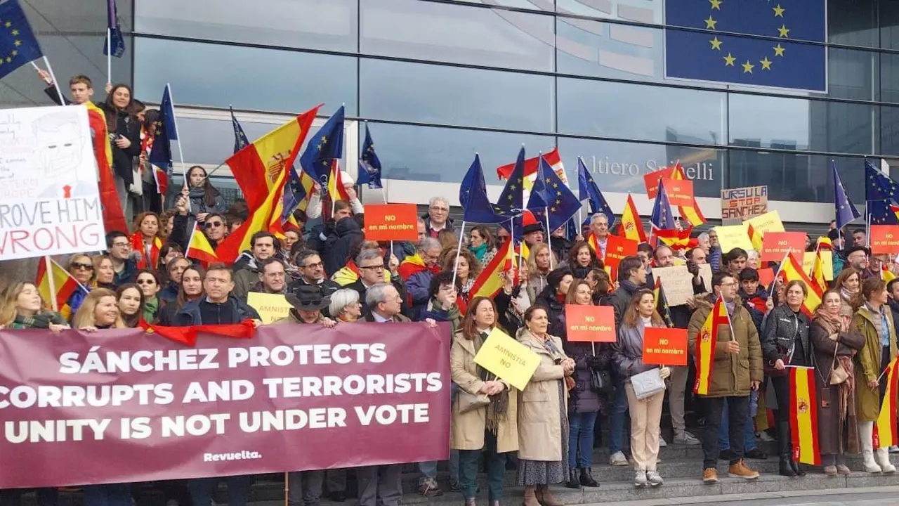 Protesta frente al coraz&oacute;n de Europa