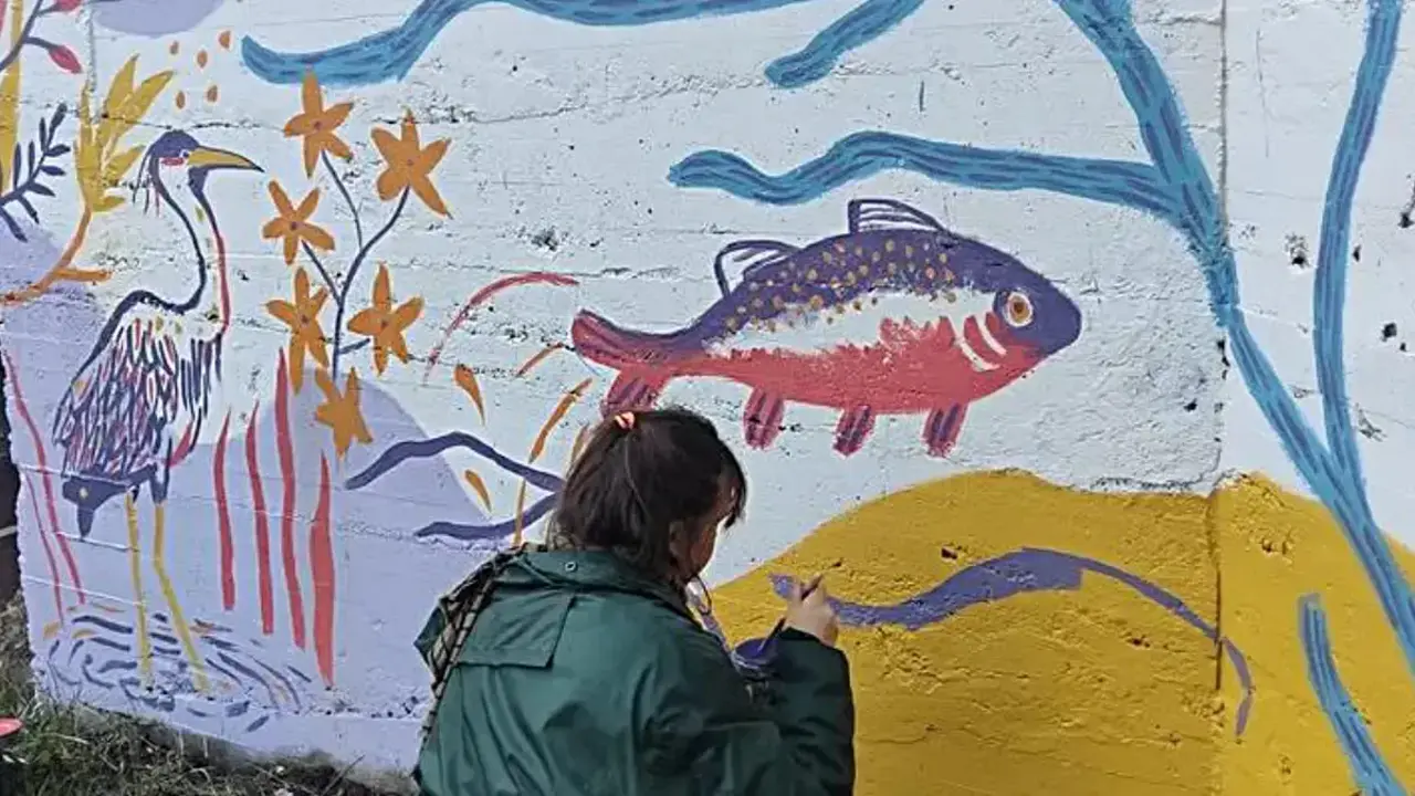 Camino pintando r&iacute;o.