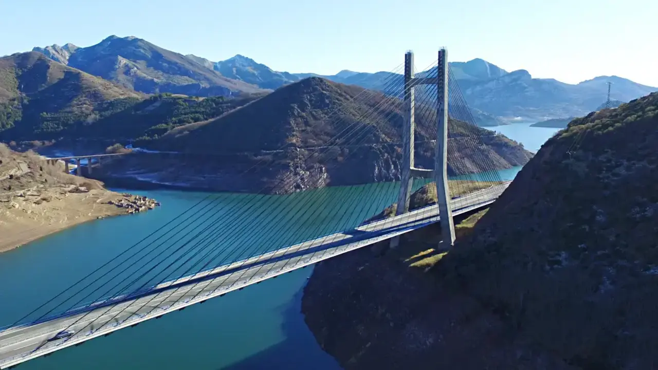 Embalse de Barrios de Luna en Le&oacute;n