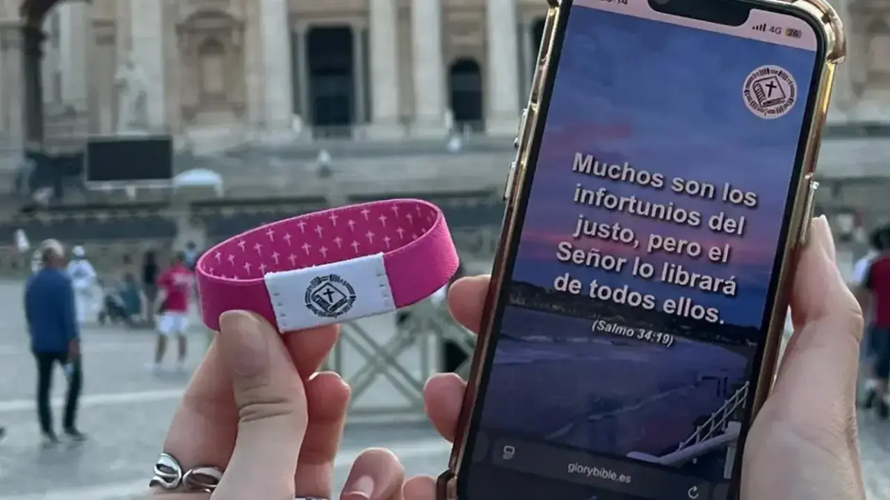 Pulsera cristiana inteligente en Le&oacute;n