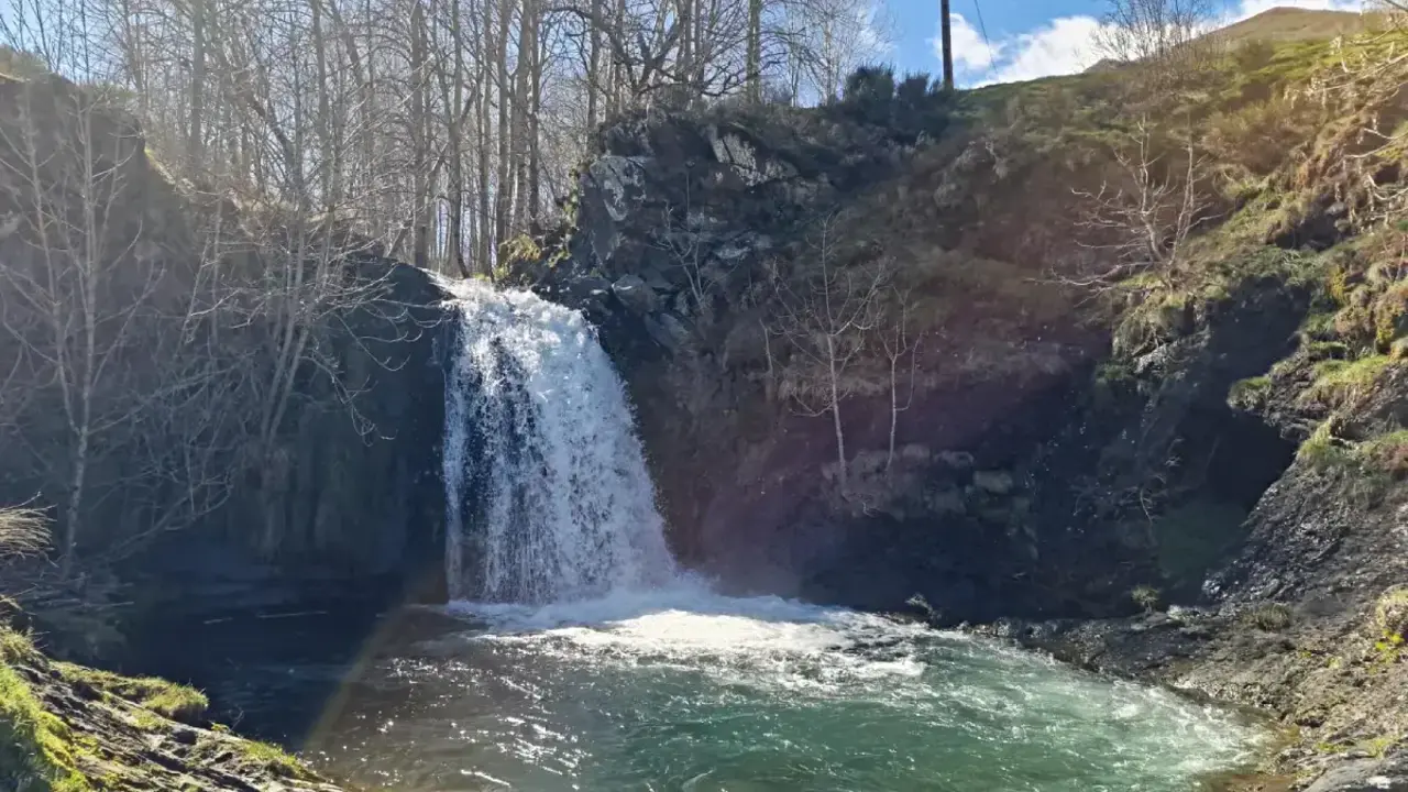 Ruta de las cascadas del R&iacute;o Faro en Le&oacute;n (2)