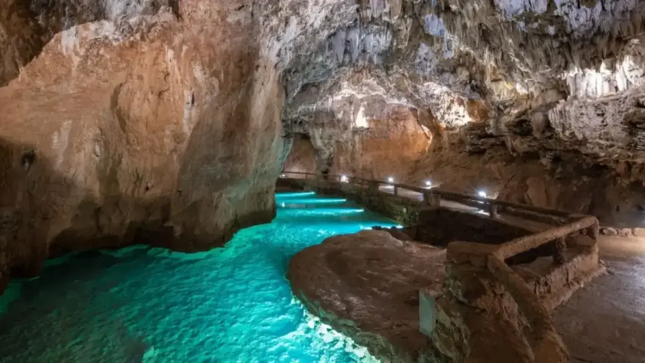 Cueva de Valporquero