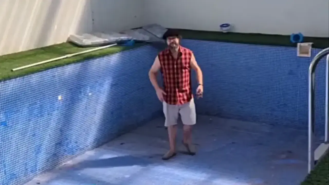 Piscina cubierta en el pueblo en venta en Le&oacute;n