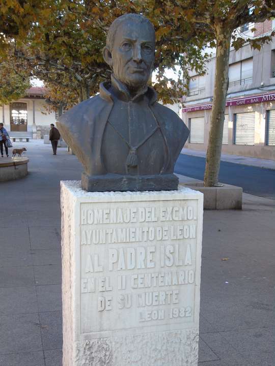 Padre Isla estatua en león