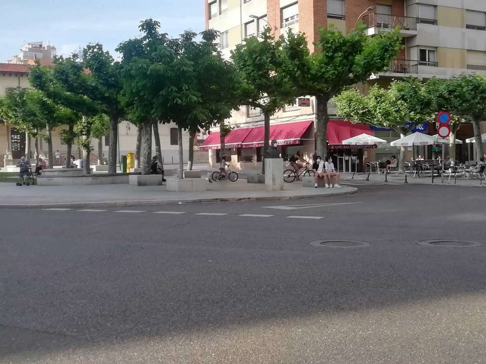 Padre Isla estatua en león