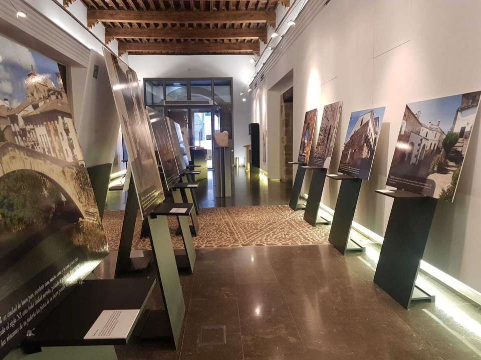 exposicion palacio conde luna leon